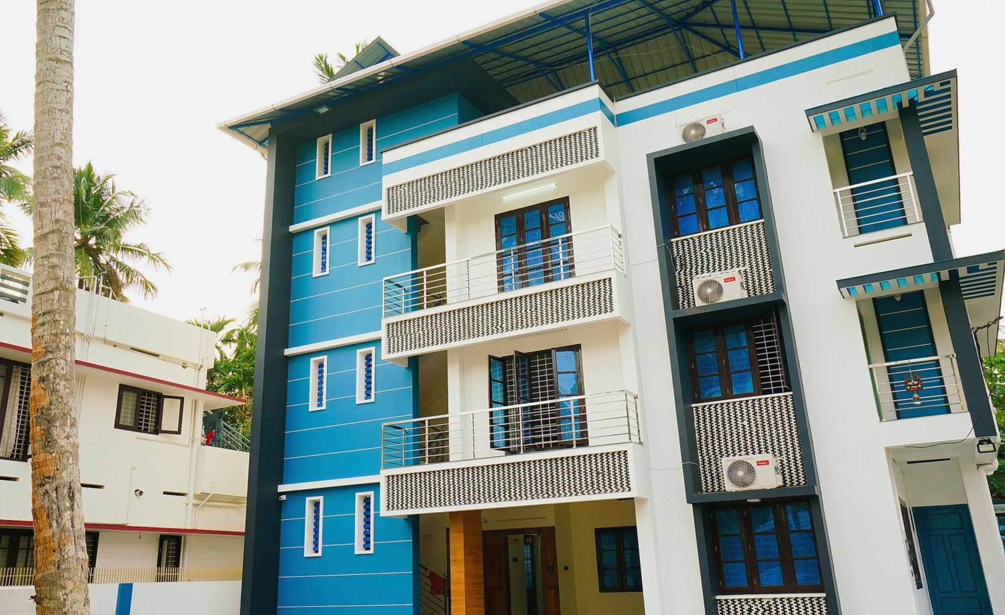 Hotel O Majestic Stays Kazhakuttam Exterior photo