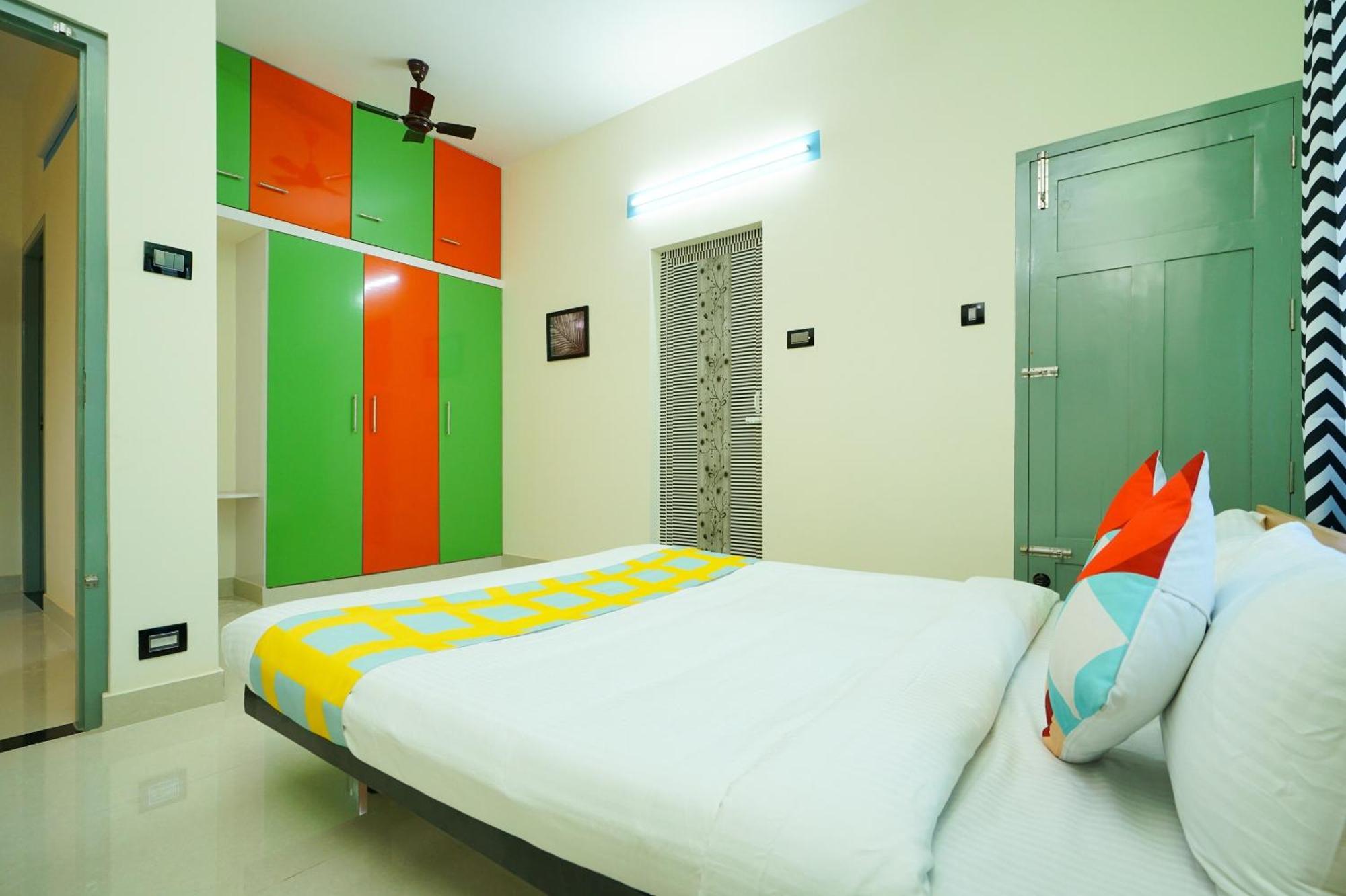 Hotel O Majestic Stays Kazhakuttam Exterior photo